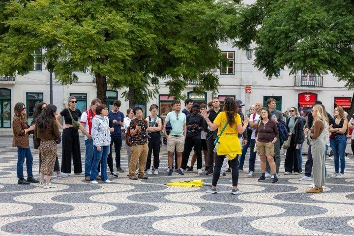 リスボン最古の近隣地区を巡る歴史的なウォーキングツアー