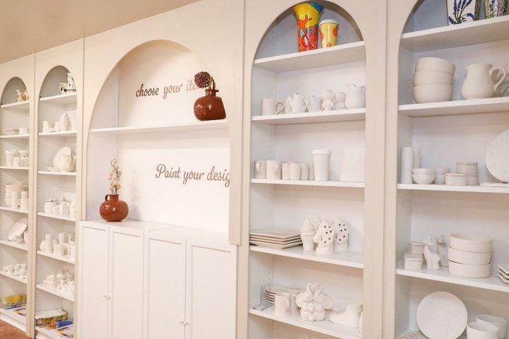 Pottery painting class in Manchester