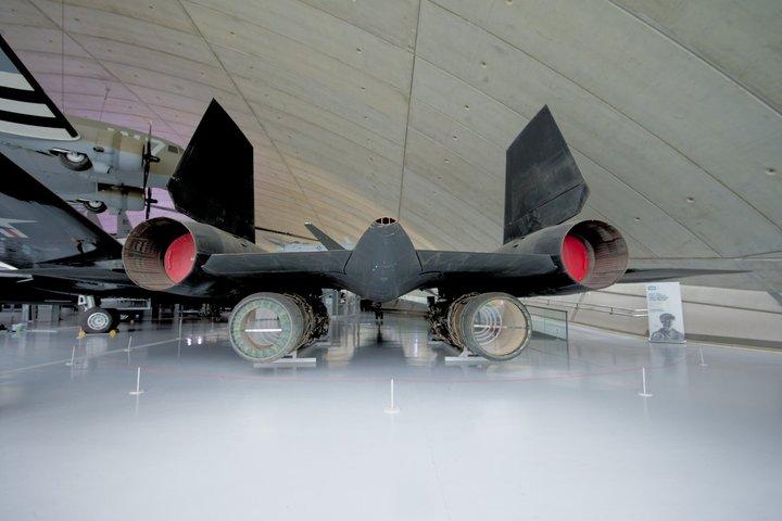 ダックスフォードIWM飛行場WW2プライベートカートリップロンドンホテルピックアップ