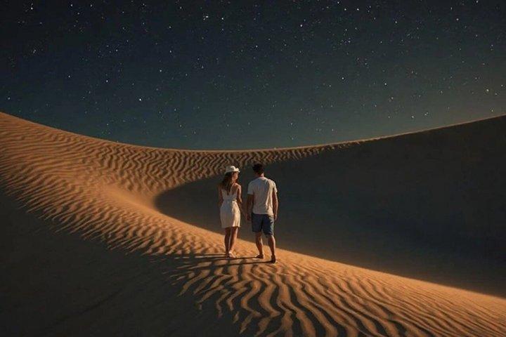 星空の下でのアラビアンナイトアドベンチャーデザートサファリ
