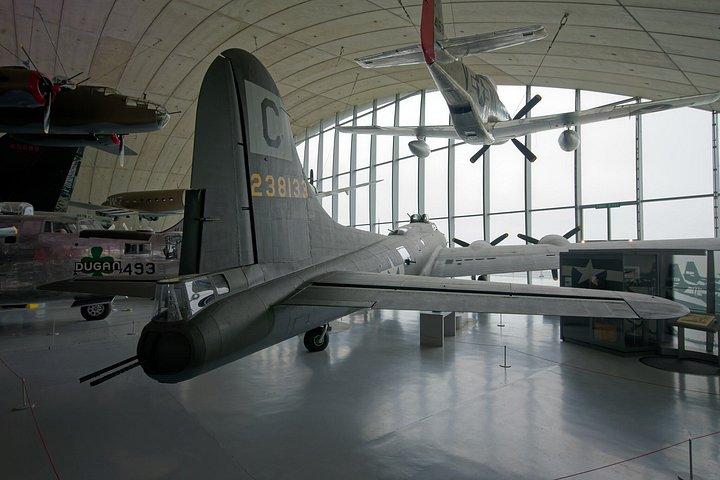 ダックスフォードIWM飛行場WW2プライベートカートリップロンドンホテルピックアップ