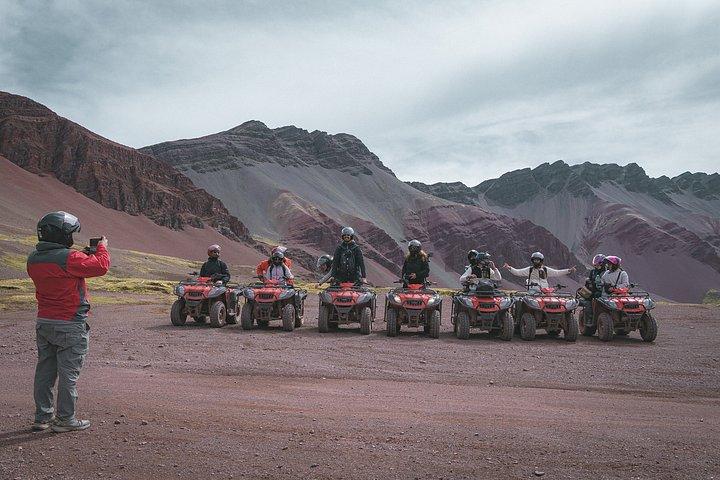 Montaña Arco Iris Perú + Valle Rojo con ATV TOUR DE UN DÍA COMPLETO