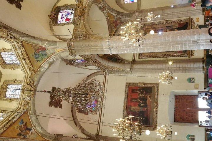 Traditionele katholieke rondleiding door de Basiliek van Onze-Lieve-Vrouw van Guadalupe