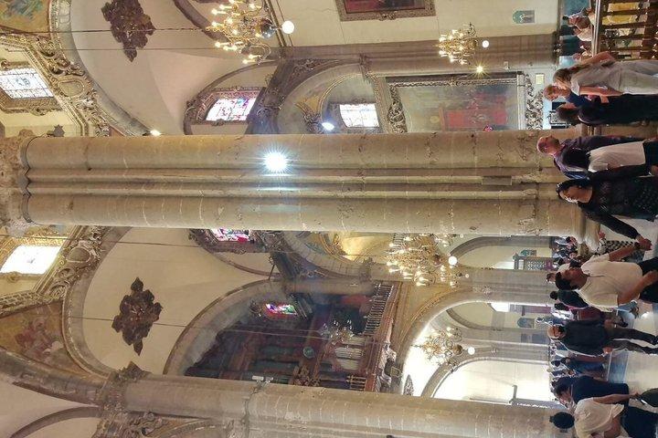 Traditionele katholieke rondleiding door de Basiliek van Onze-Lieve-Vrouw van Guadalupe
