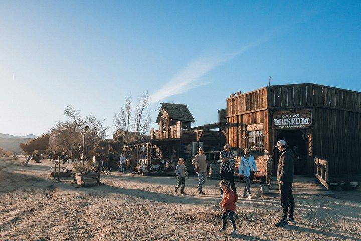 Hotell nära Old West Adventure