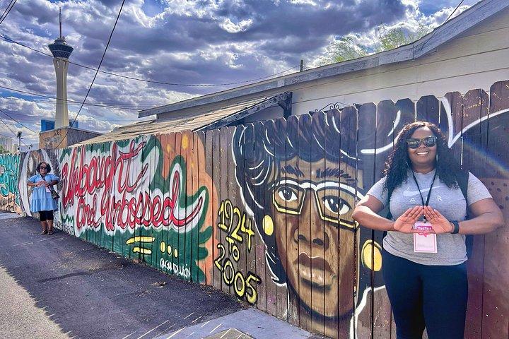 Arts District Discovery Walking Tour: Hidden Gems & Highlights