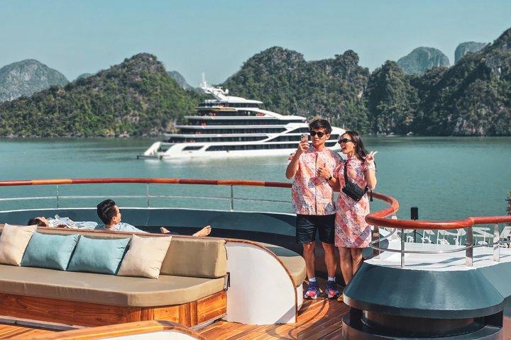 2D1N Halong & Lan Ha Bay 6 - Croisière en étoile avec Balcon Cabane & Piscine