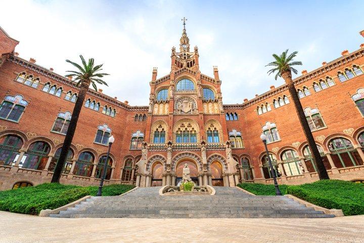 バルセロナ建築ツアー：現地建築家との秘密