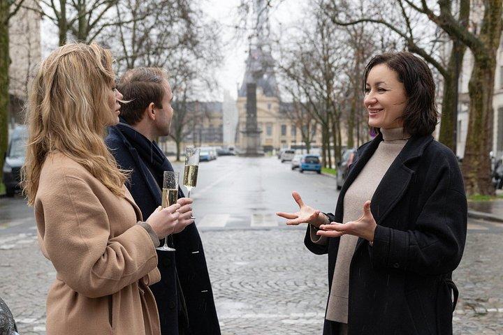 Paris Highlights Private Tour by Car (Customizable & VIP)