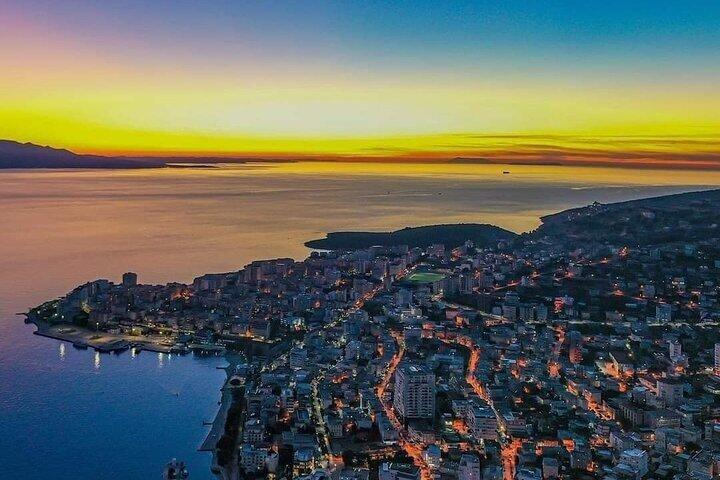 Visite au coucher du soleil de la source Blue Eye et du château de Lekuresi au départ de Saranda