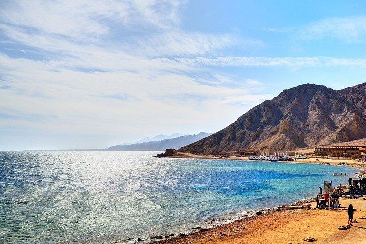 Sharm El-Sheikh : ブルーホール、キャニオン＆ダハブへのジープアドベンチャー