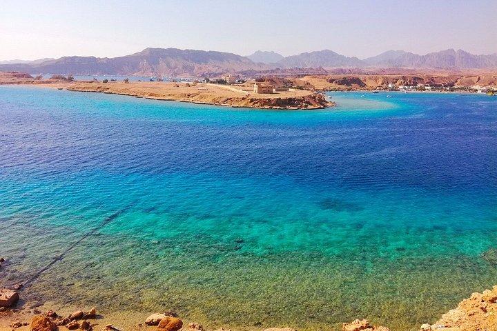Sharm El-Sheikh : ブルーホール、キャニオン＆ダハブへのジープアドベンチャー