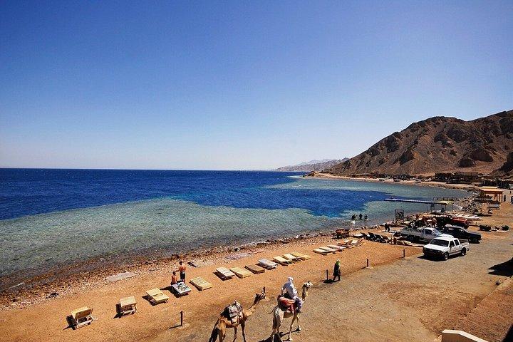 Sharm El-Sheikh : ブルーホール、キャニオン＆ダハブへのジープアドベンチャー