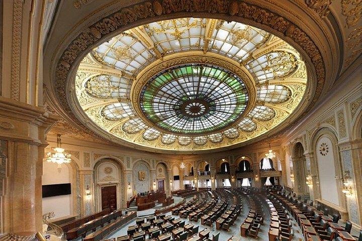 Visite guidée de Bucarest : Parlement, Ceausescu & Musée du Village