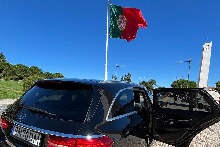 Transfer - Cascais - > Lisbon Airport