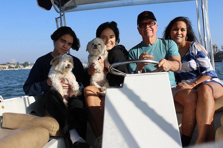 Newport Beach Self Captain Duffy Boot mieten