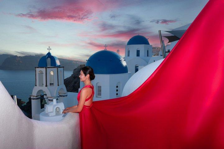 Fotografia de vestido voador em Santorini, Blue Domes e Caldera View