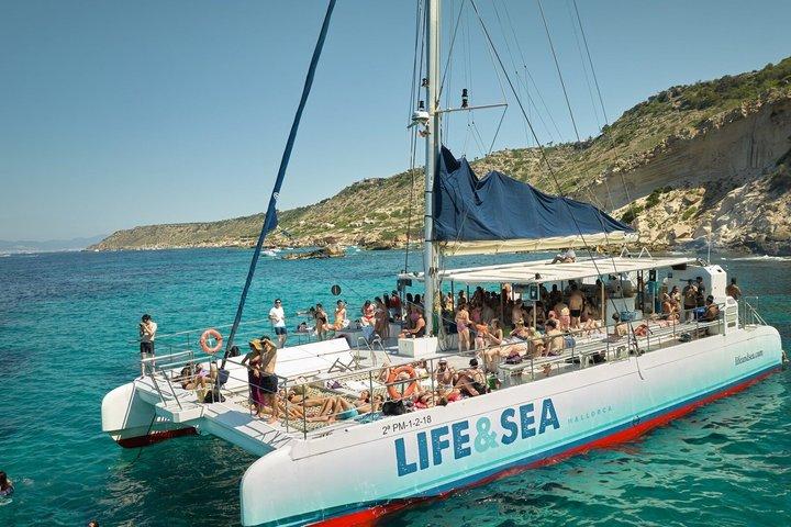 Partenza in catamarano nella baia di Palma da El Arenal