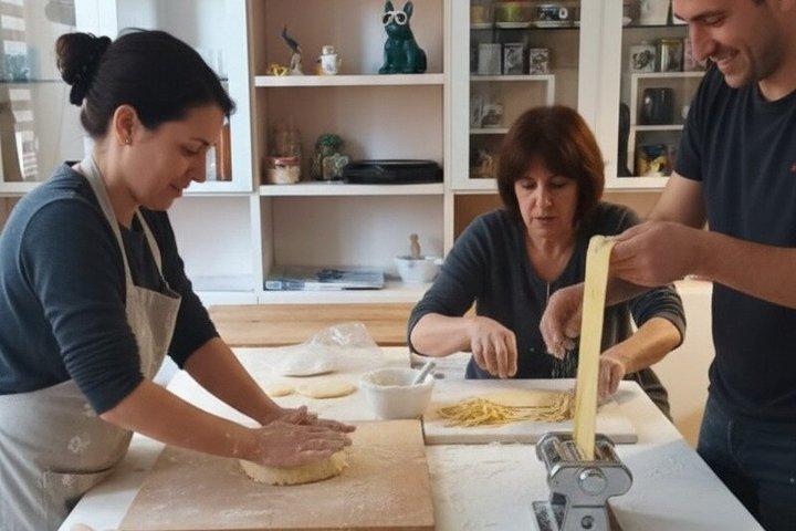 ビーガンの心を込めた伝統的なトスカーナのパスタ