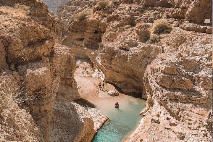 Wadi Shab & Bimmah Sinkhole from Muscat – Hike & Cave Swim