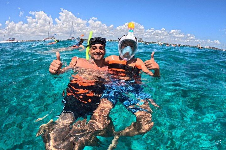 Recorrido por Isla Mujeres en Catamarán