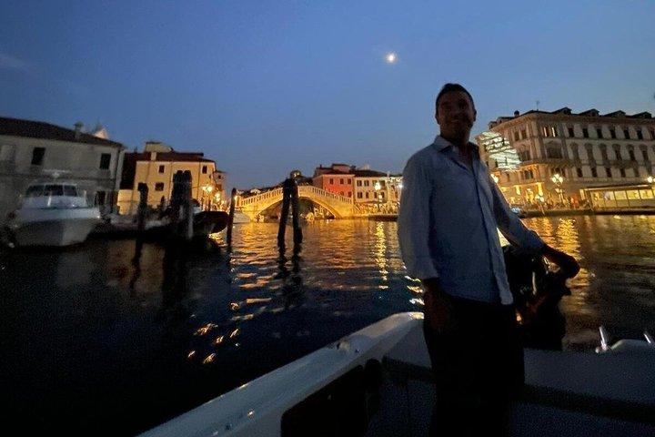 Chioggia : Moonlight Boat Tour & Night Cruise por Canales