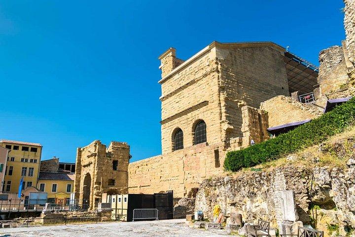 Hello Orange: Private 2-Hour Intro City Walk with Local Guide