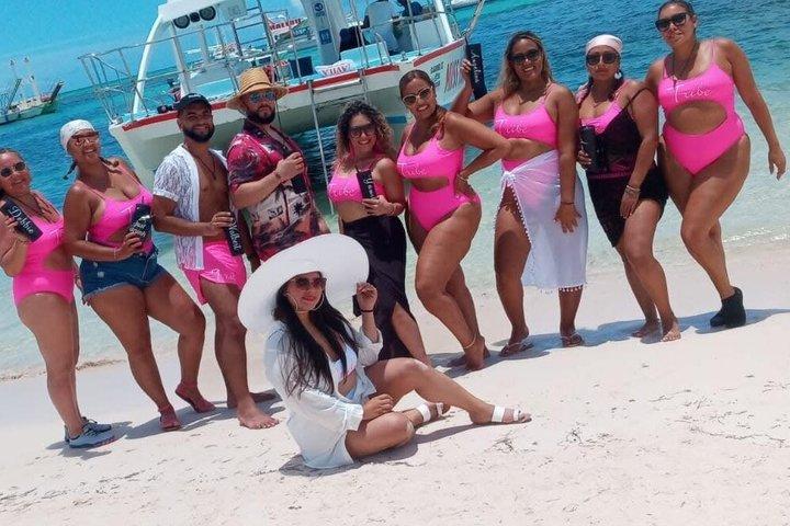Sur Catamaran : Aventure privée à Punta Cana avec transport