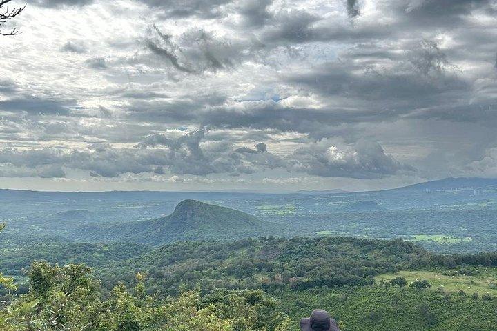 リンコン・デ・ラ・ビエハ火山山を巡るマウンテンバイクツアー