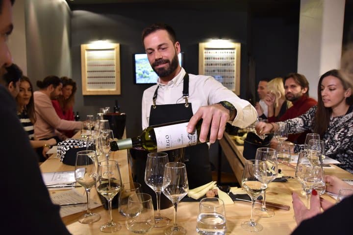 Athens Highlights: Private Half-Day Tour With Wine Tasting
