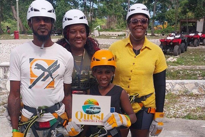 プライベートトリプルアクションパックス（ATV、ZIPLINE、ブルーホール）Ochiより