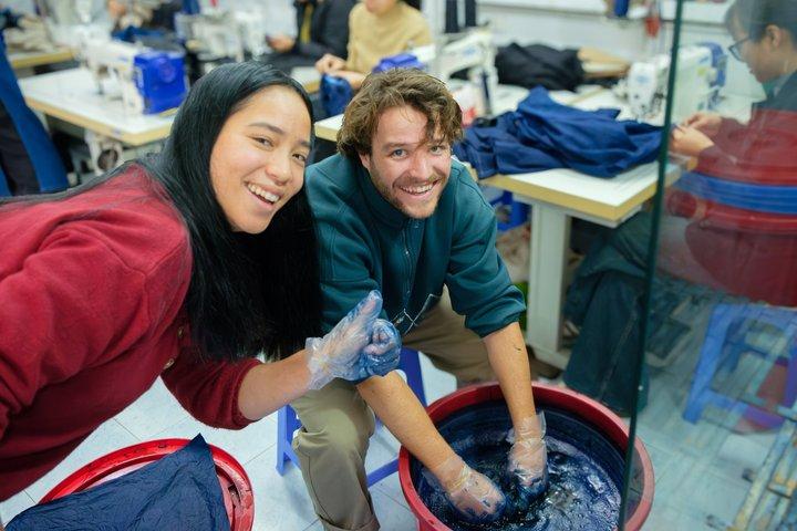 Hanoi Indigo Workshop Tie Dye Experience con artigiani locali