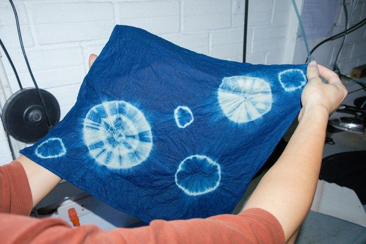 Hanoi Indigo Workshop Tie Dye Experience con artigiani locali