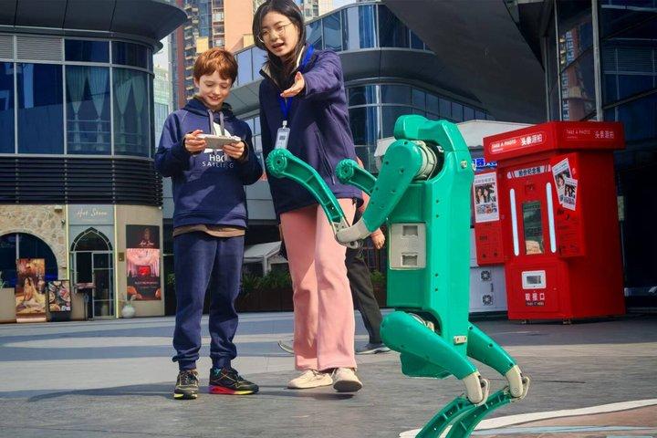 Hong Kong nach Shenzhen Future Tech Experience mit dem Hochgeschwindigkeitszug