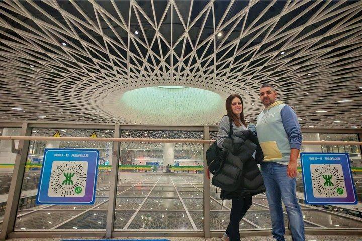 Hong Kong nach Shenzhen Future Tech Experience mit dem Hochgeschwindigkeitszug