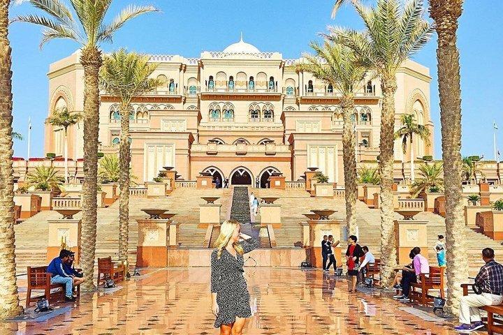 Abu Dhabi Tour von Dubai mit Sheikh Zayed Grand Moschee
