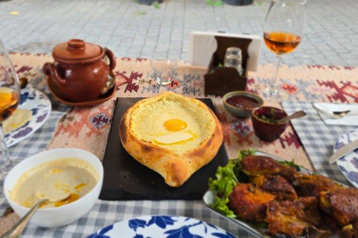 プライベートトビリシ料理ツアー：ボヘミアン地区の9つのテイスティングウォーク