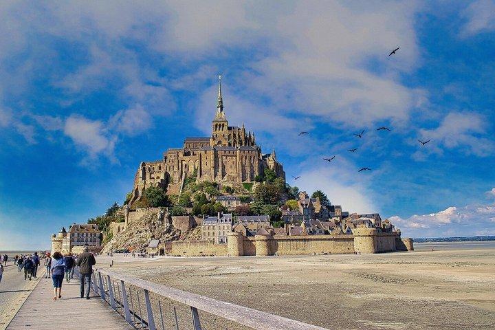 ル・アーヴルのモン・サン・ミシェル-ガイド付き海岸小旅行＆ランチ