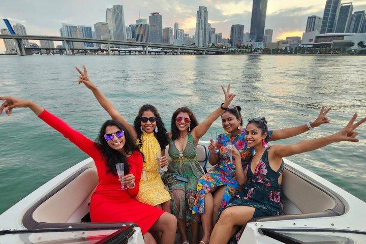 Miami Gemeinsames Boot : 2 Stunden auf einem 22ft Boot für insgesamt 6 Personen