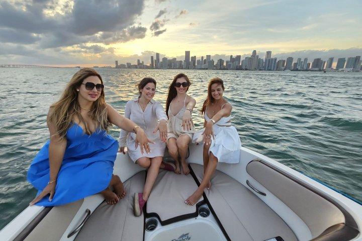 Miami Shared Small-Group Boat Tour: River, Bay & Skyline Views