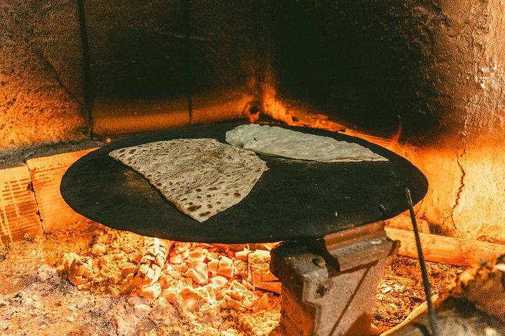 プライベート・カレイチ散策ツアーとギョズレメ作り体験