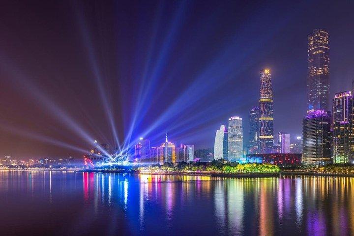 Crociera notturna sul fiume delle perle di Guangzhou e tour privato della torre cantonale