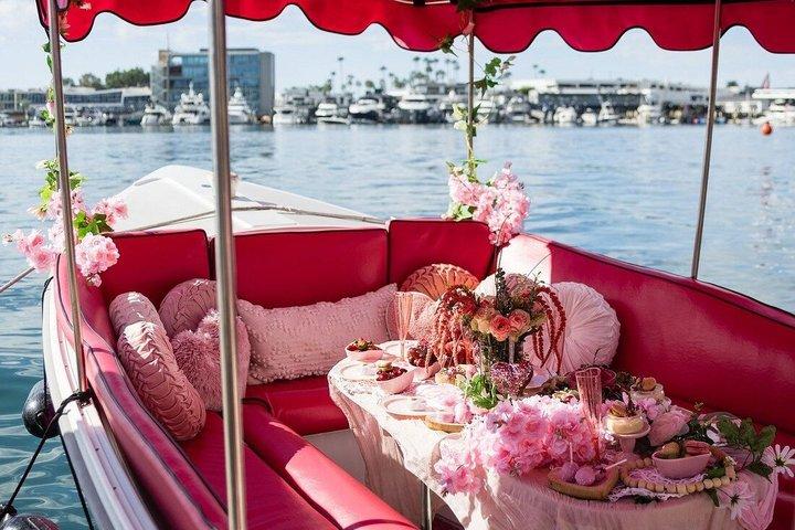 Pink Elektroboot mieten in Newport Beach