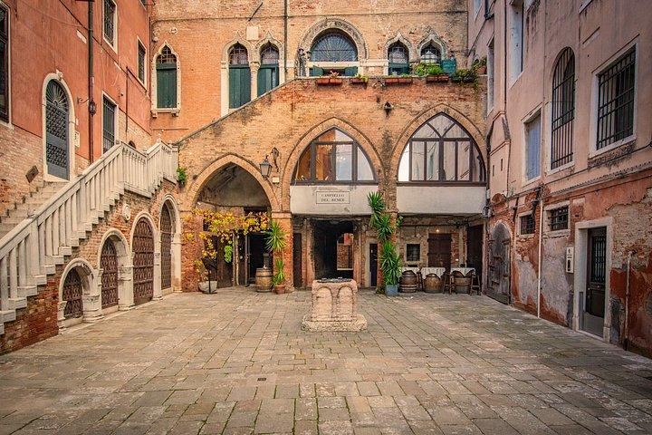 Private 2 - Hour Venice Walking Tour: Explore a cidade com um Guia