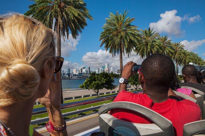 Best of Miami : エバーグレーズ、ベイクルーズ、オープントップバスツアー