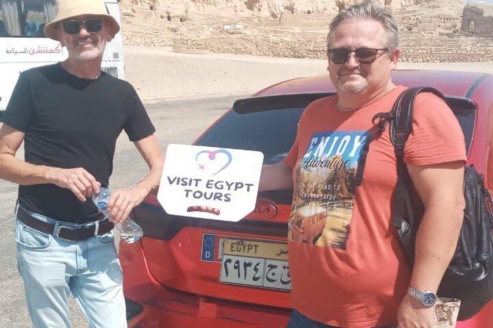 Transferts privés de Louxor à Hurghada (visite facultative de Dendera)