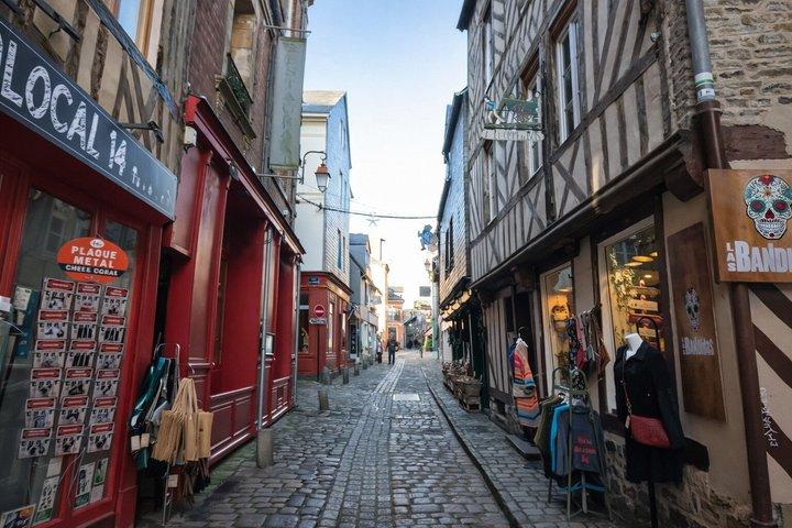 ノルマンディー海岸のパリパールからエトルタとオンフルール日帰り旅行
