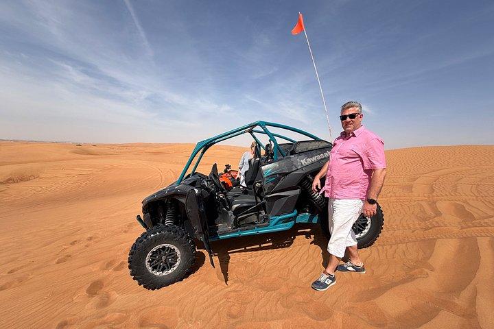 ホテル送迎付きドバイ砂漠ATVクアッドバイクアドベンチャー