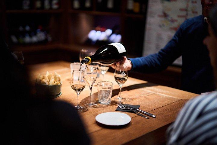 Paris Wine Tasting più pranzo al formaggio con un Esperto Sommelier