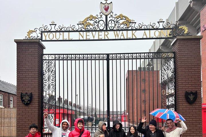 リバプール・ショア・エクスカーション：アンフィールド・スタジアム、LFC壁画、市内ツアー